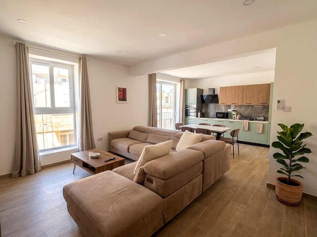 Penthouse in Sliema - 3 beds, 2 baths — 2