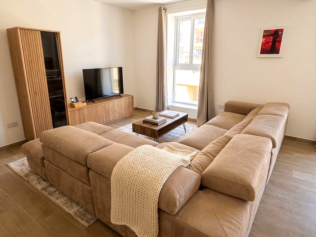 Penthouse in Sliema - 3 beds, 2 baths — 3