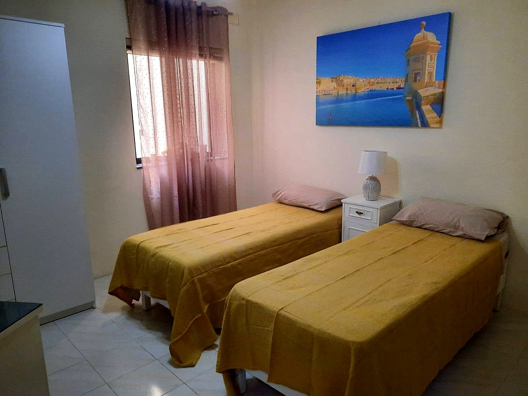 Apartment in St Paul's Bay - 3 beds, 2 baths — 1