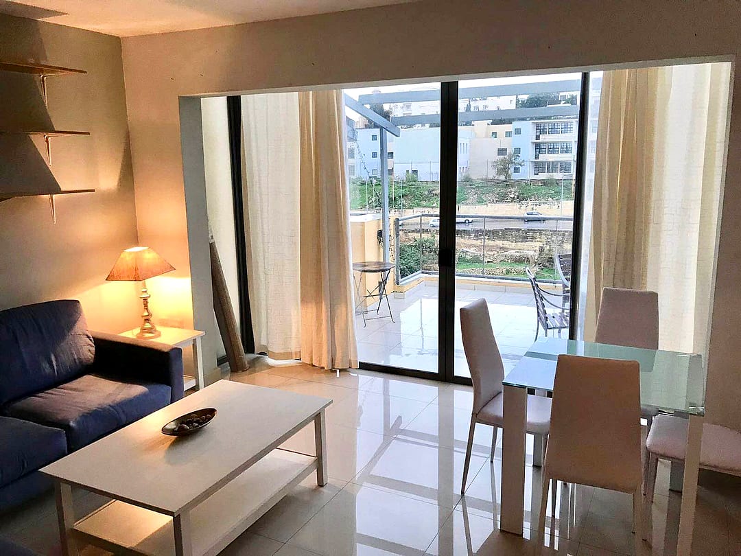 Apartment in St Julian's - 2 beds, 2 baths — 1