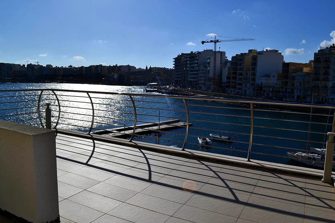 House in St Julian's - 2 beds, 3 baths — 1
