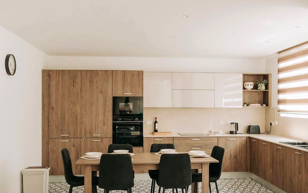 Apartment in Qawra - 2 beds, 2 baths — 5