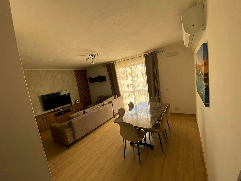 Apartment in St Julian's - 3 beds, 3 baths — 3