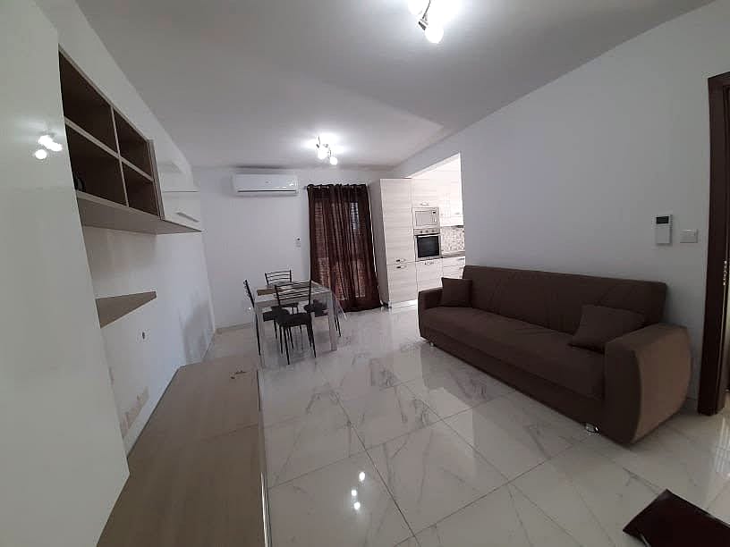 Apartment in Gzira - 2 beds, 1 bath — 1