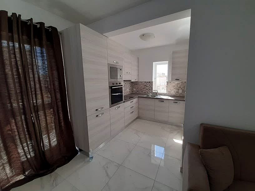 Apartment in Gzira - 2 beds, 1 bath — 3