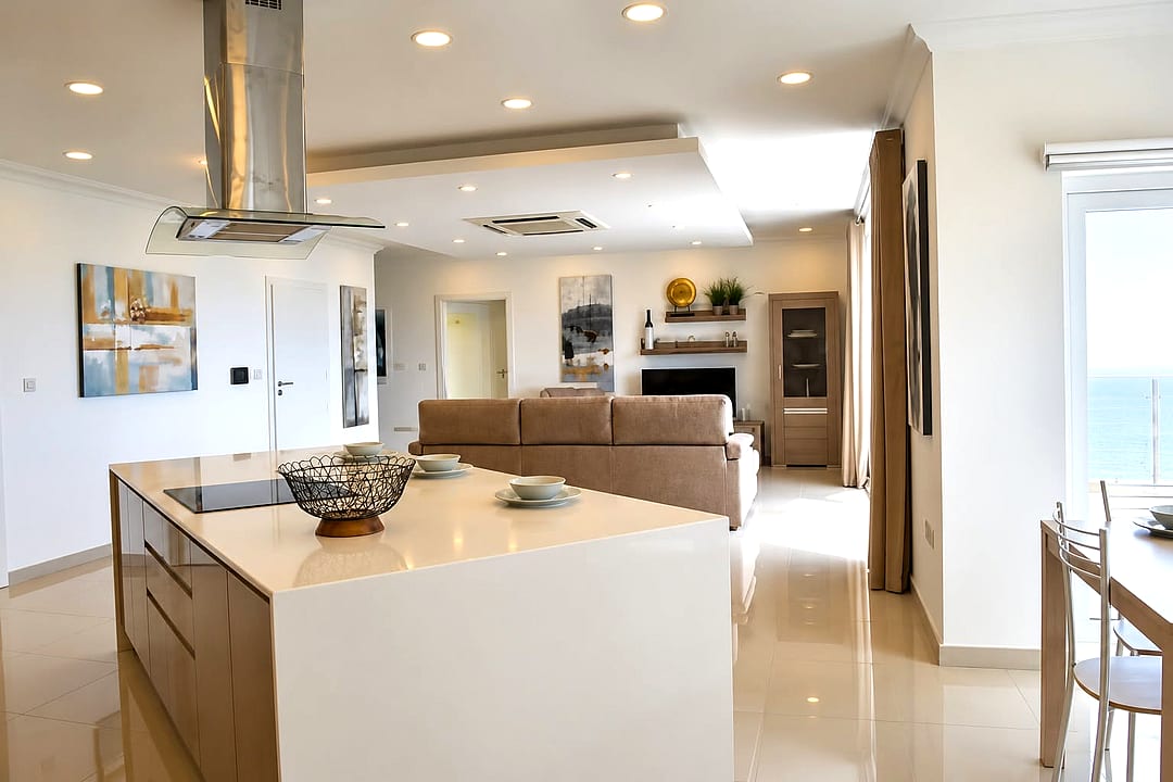Apartment in Sliema - 3 beds, 2 baths — 3