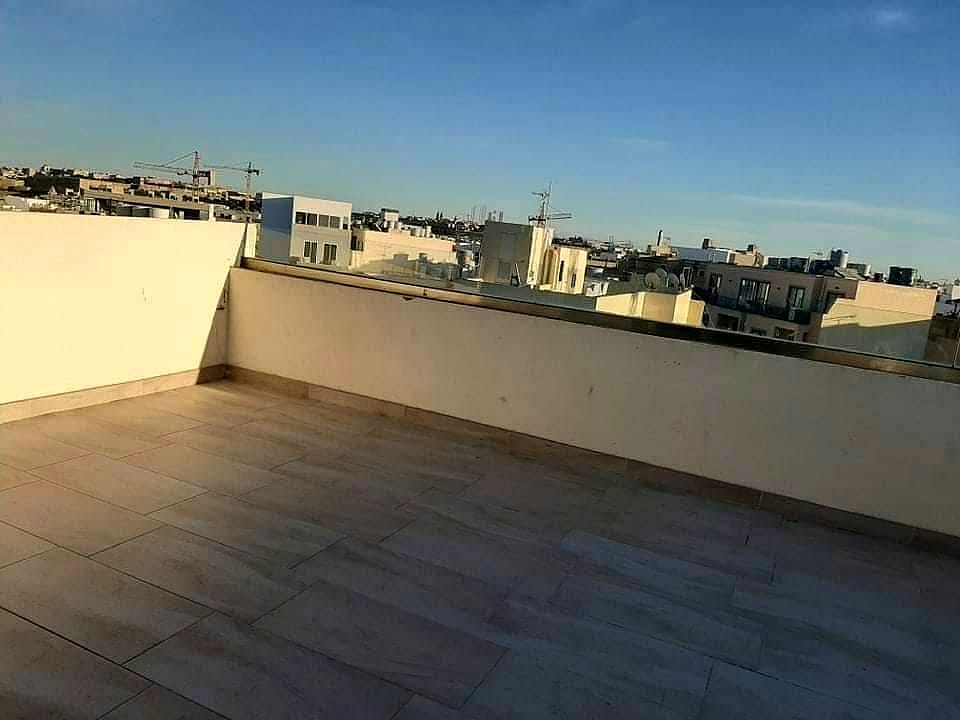 Penthouse in Gzira - 2 beds, 1 bath — 1