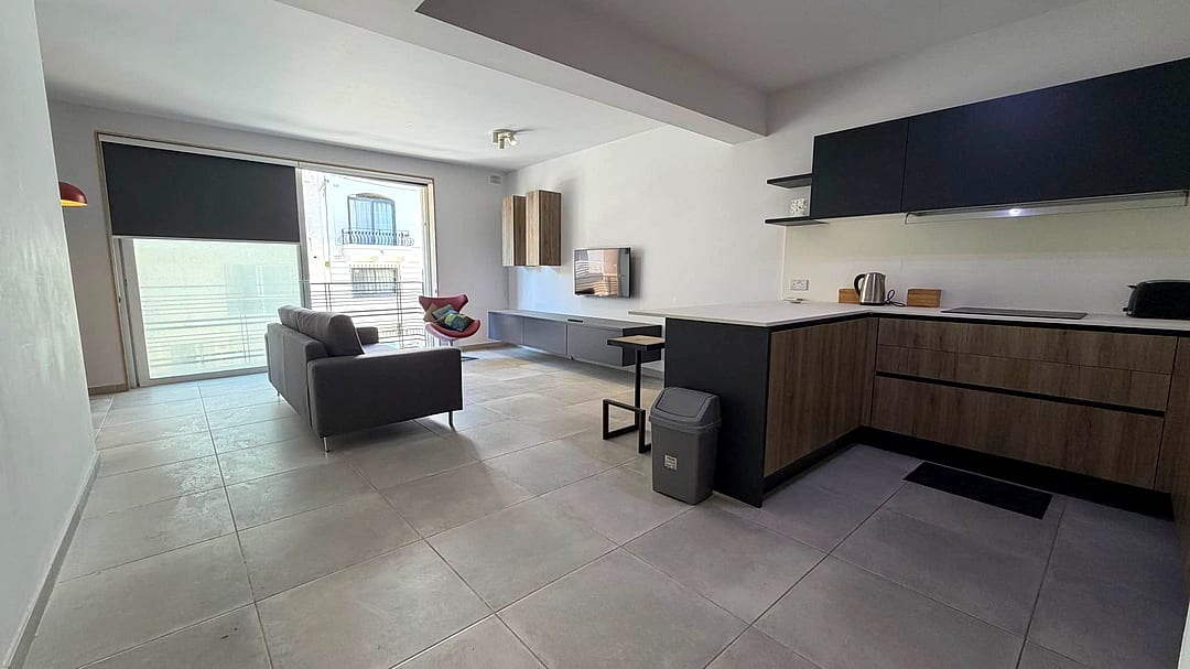 Apartment in Swieqi - 3 beds, 2 baths — 5