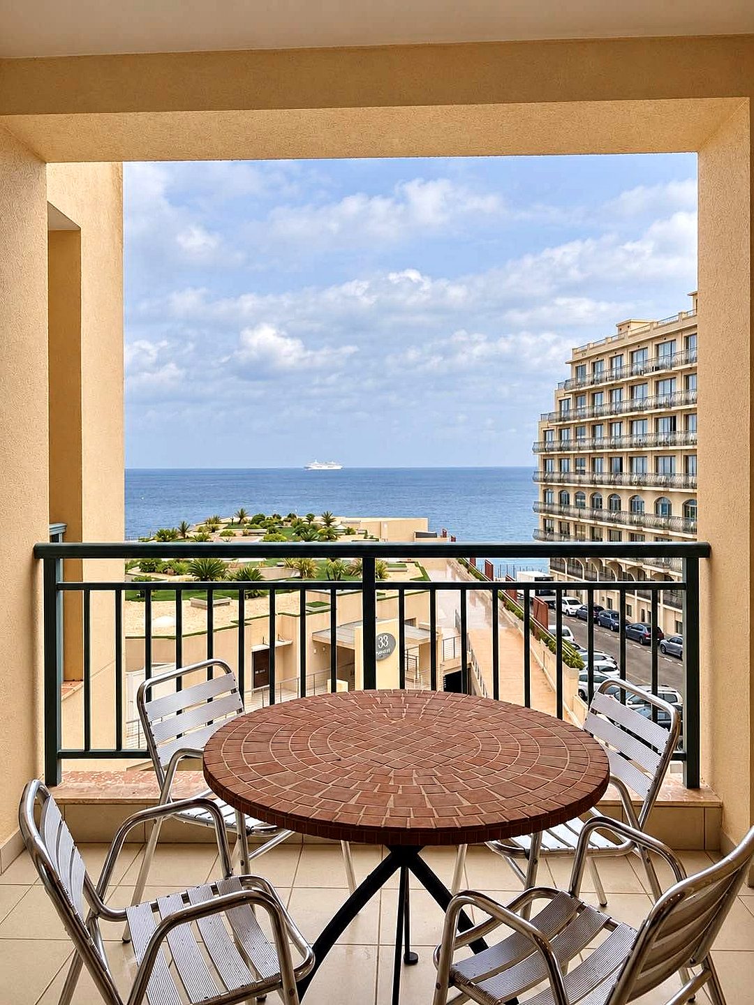 Apartment in St Julian's - 1 bed, 1 bath — 4