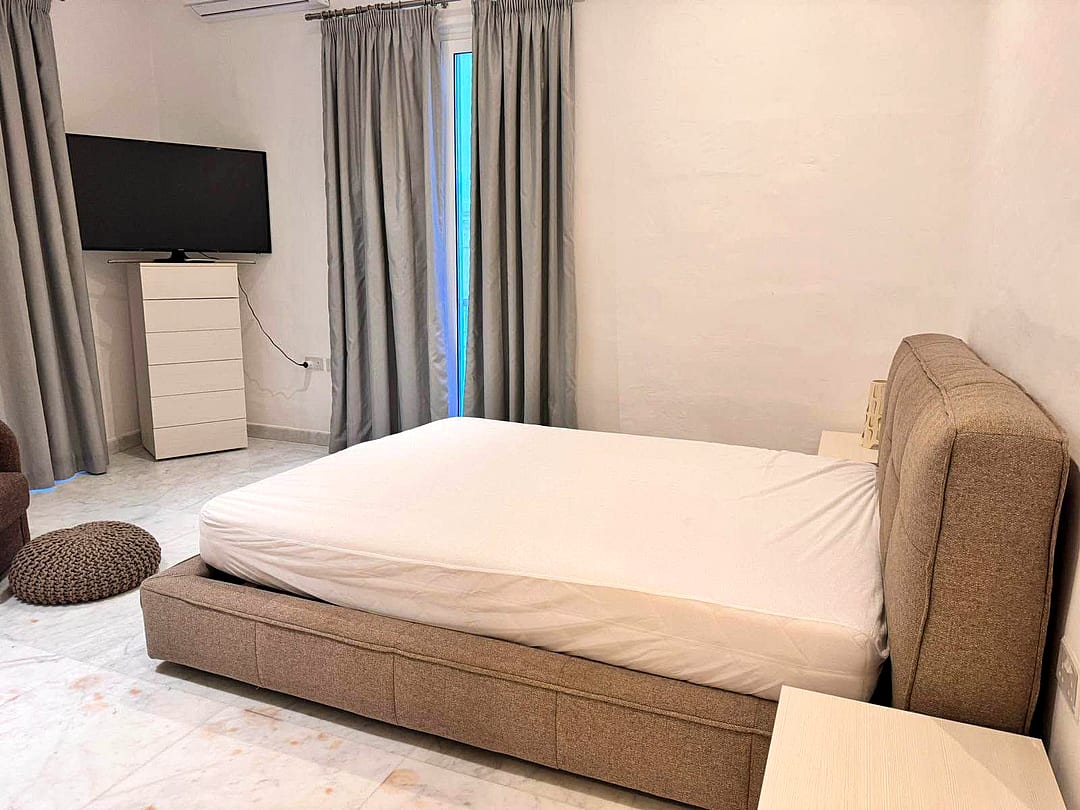 Apartment in Sliema - 2 beds, 2 baths — 5