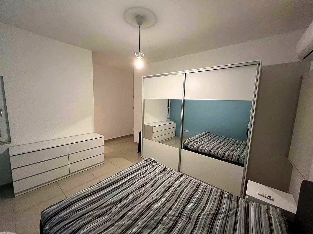 Apartment in St Julian's - 3 beds, 2 baths — 5
