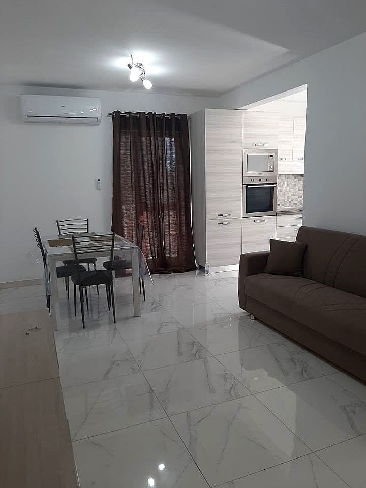Apartment in Gzira - 2 beds, 1 bath — 4
