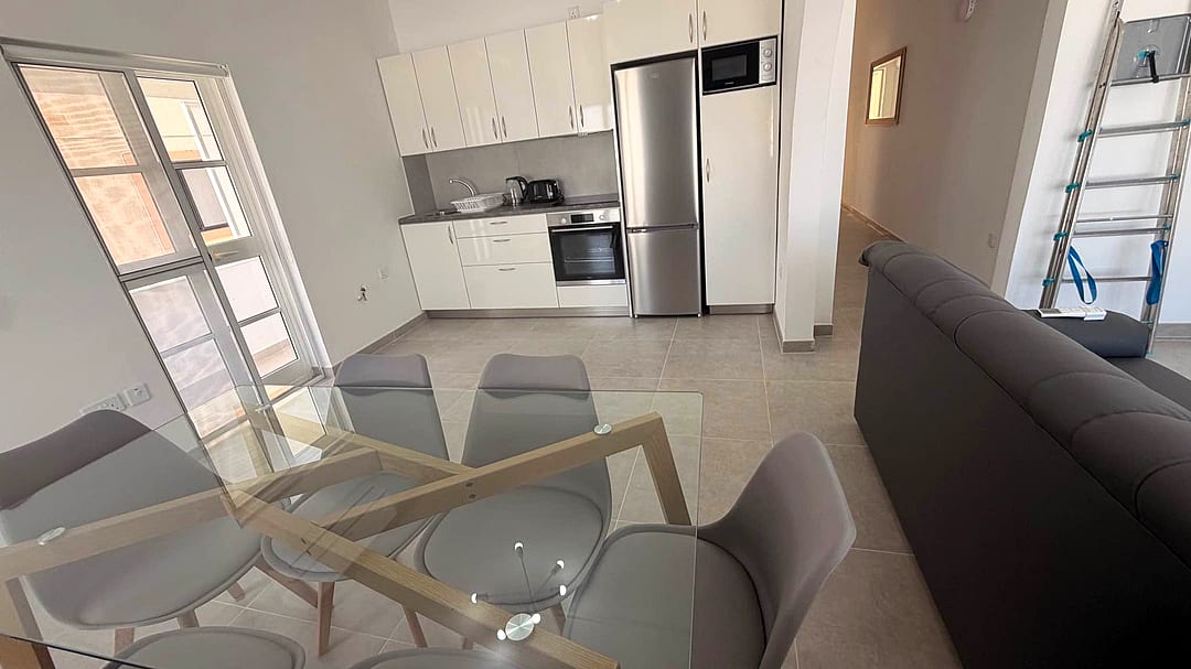 Apartment in Bugibba - 3 beds, 1 bath — 3