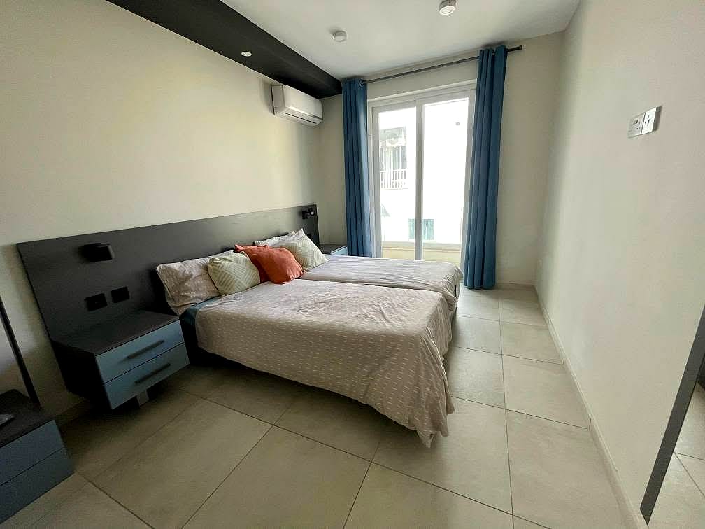 Apartment in Swieqi - 2 beds, 2 baths — 1
