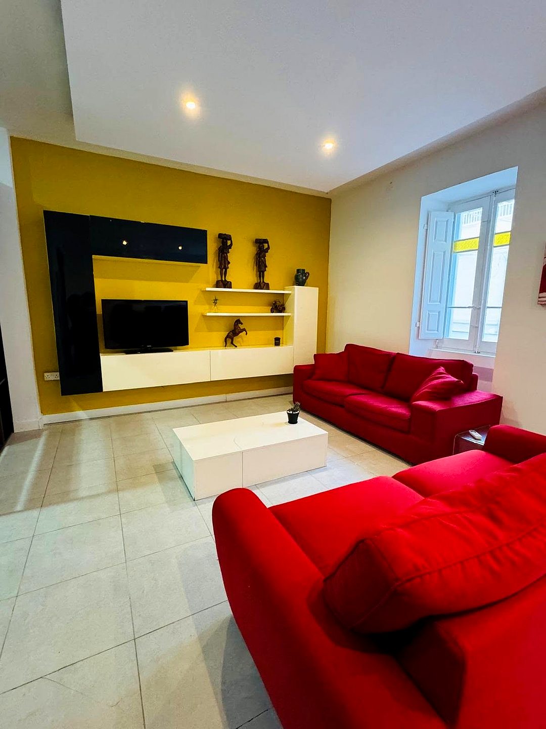 Apartment in San Giljan — 1