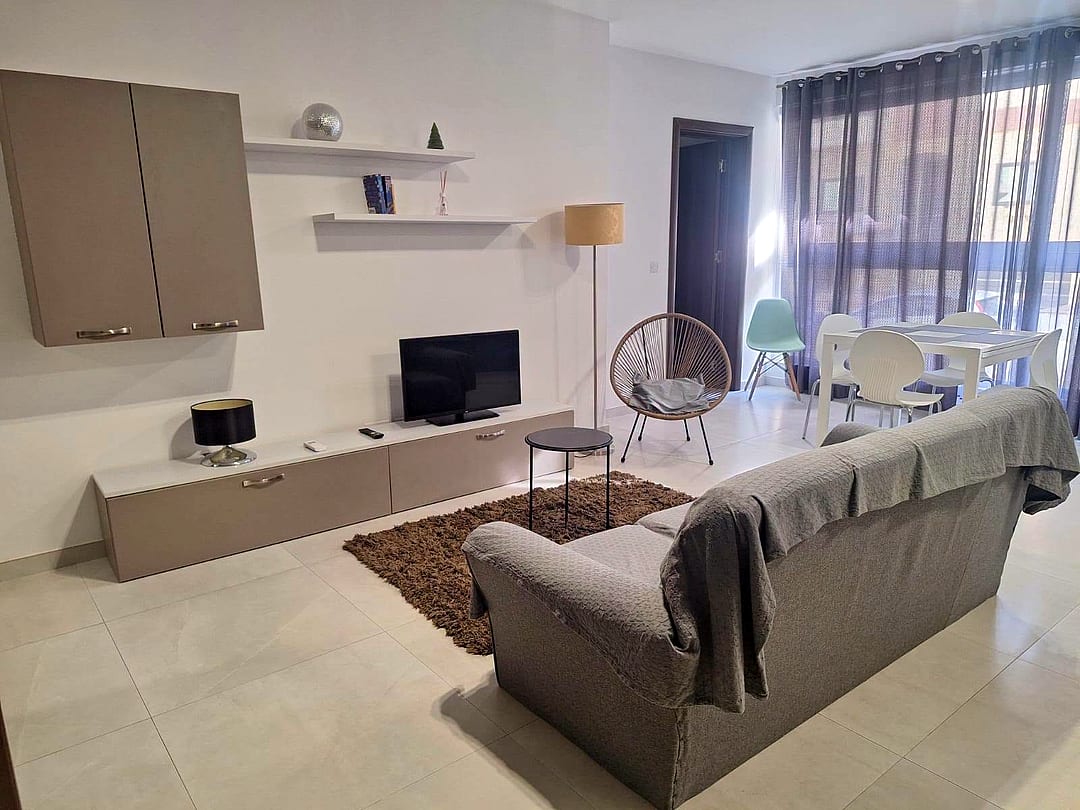 Apartment in Swieqi - 2 beds, 2 baths — 2