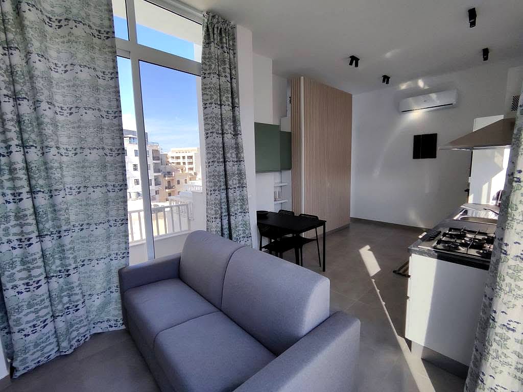 Penthouse in St Paul's Bay - 1 bed, 1 bath — 3