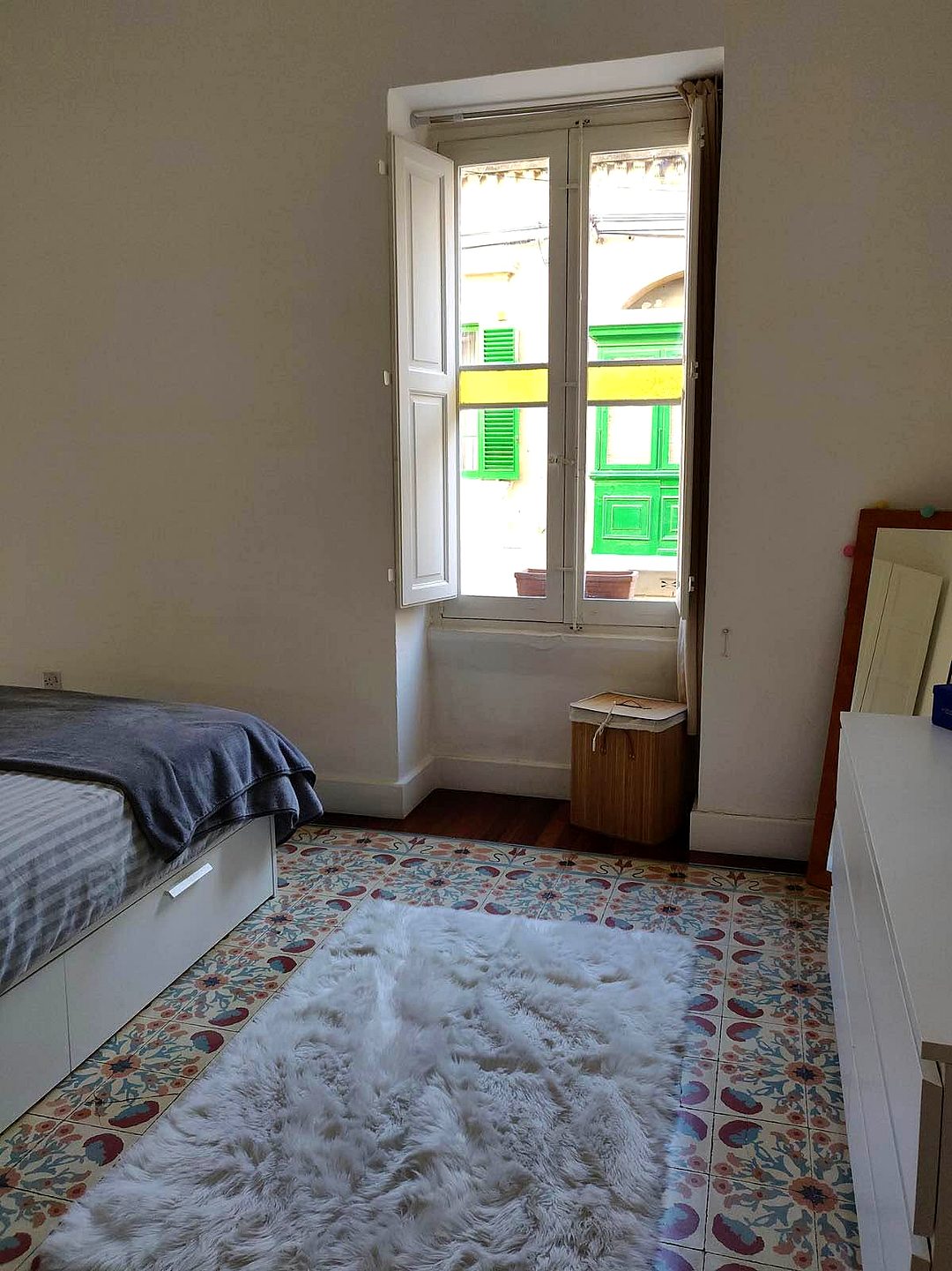 Apartment in Sliema - 2 beds, 1 bath — 5