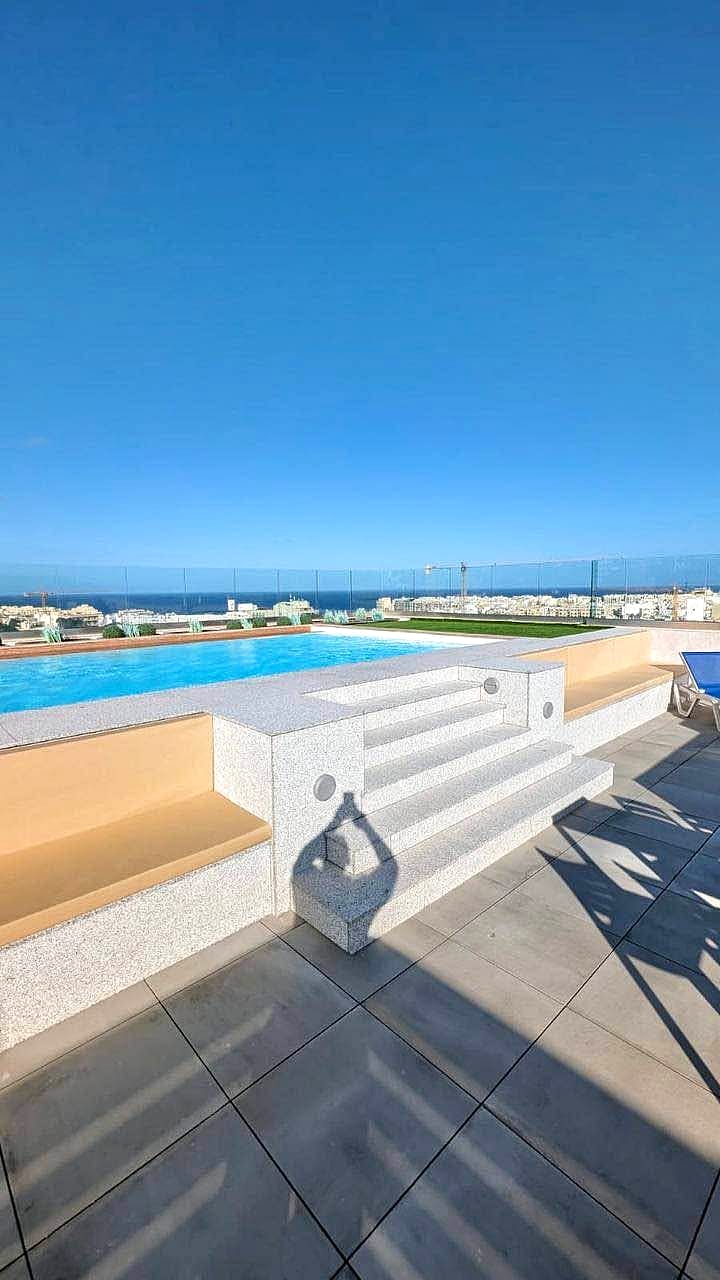 Apartment in St Julian's - 3 beds, 2 baths — 3