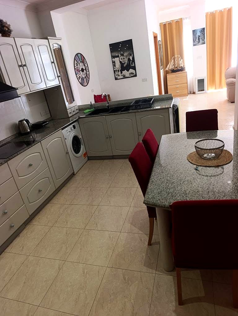 Apartment in Swieqi - 2 beds, 1 bath — 5