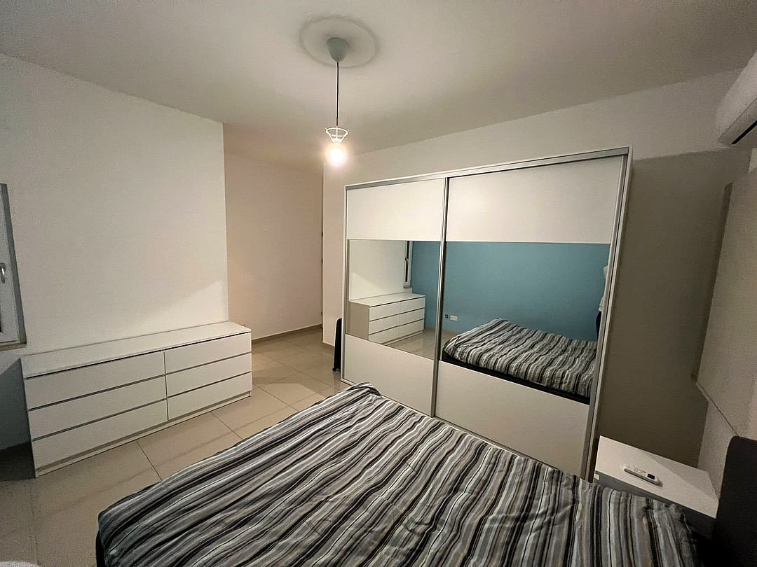 Apartment in St Julian's - 3 beds, 1 bath — 5