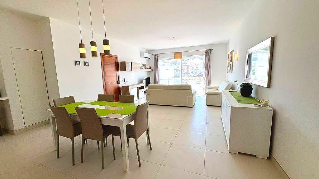 Apartment in Swieqi - 3 beds, 2 baths — 1