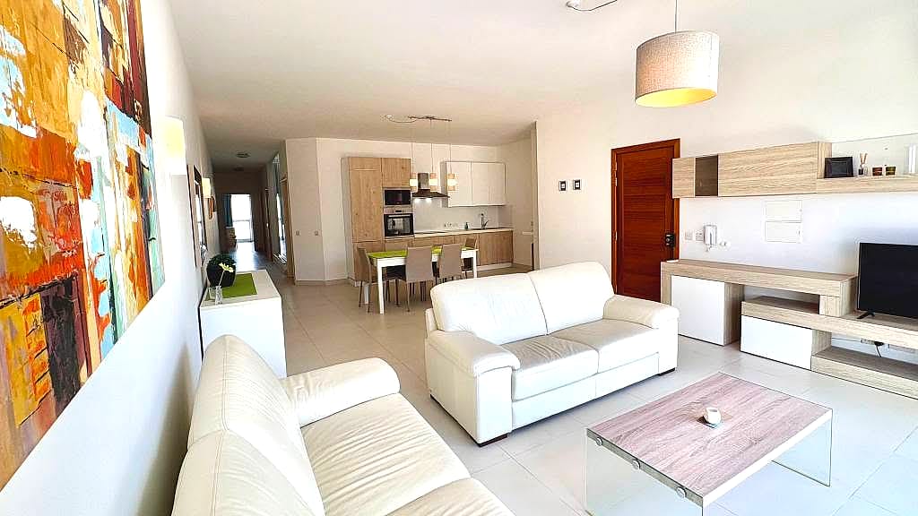 Apartment in Swieqi - 3 beds, 2 baths — 2