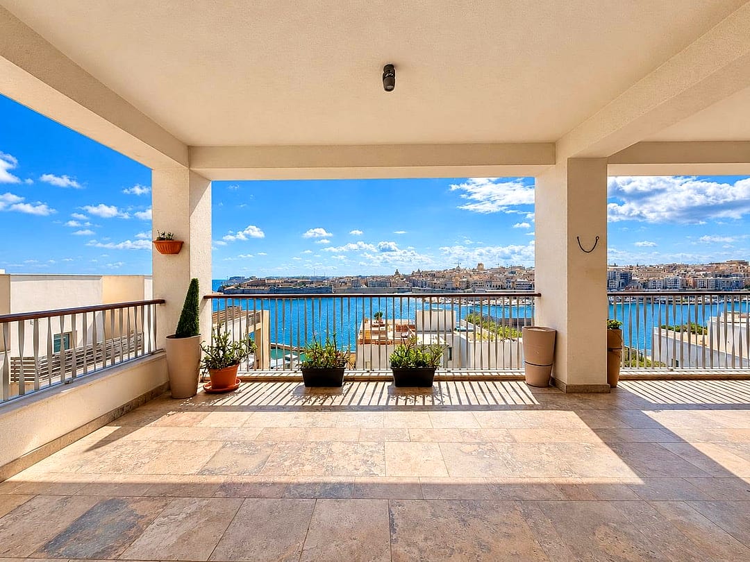 Apartment in Sliema - 4 beds, 3 baths — 3