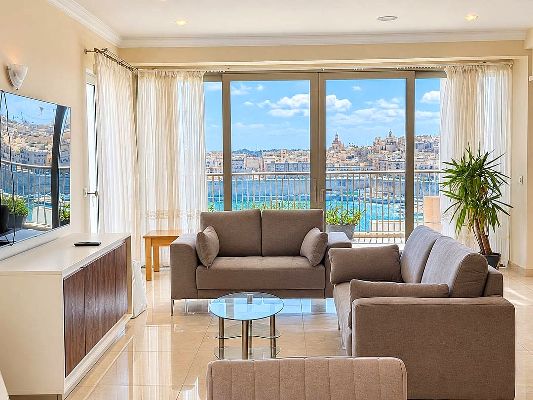 Apartment in Sliema - 4 beds, 3 baths — 1