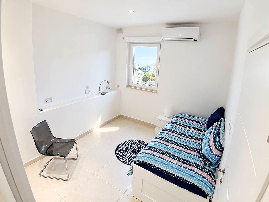 Apartment in Sliema - 3 beds, 2 baths — 5
