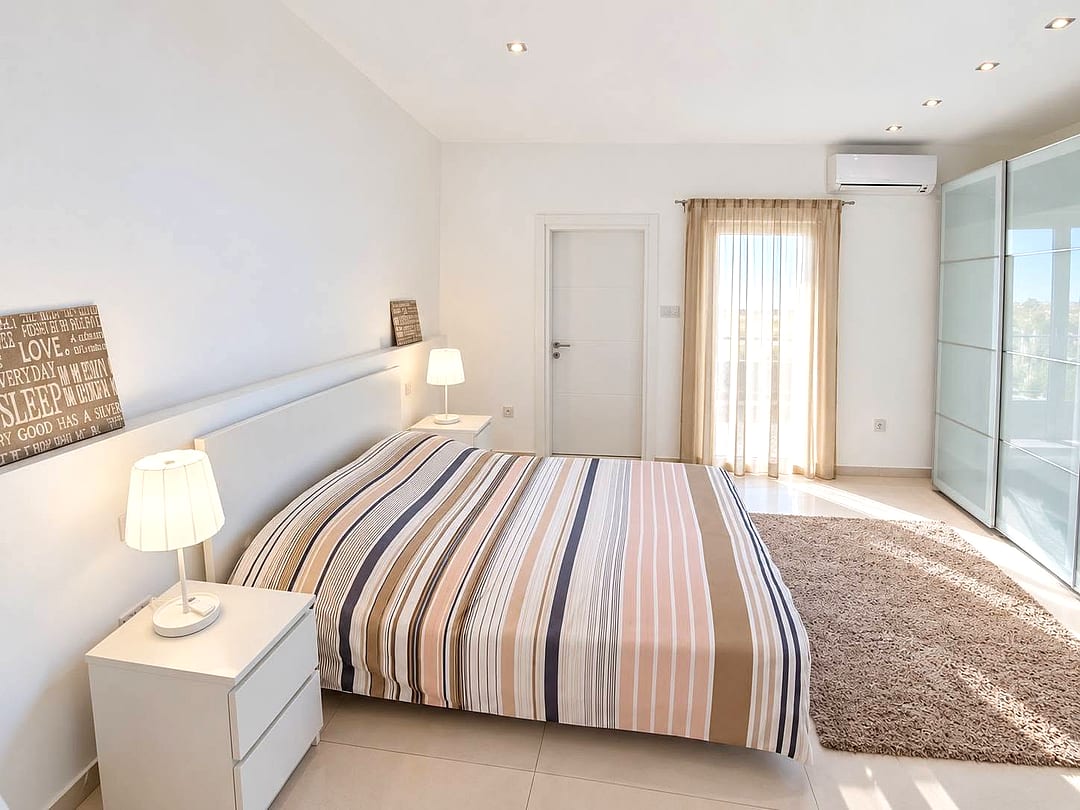 Apartment in Sliema - 3 beds, 2 baths — 3