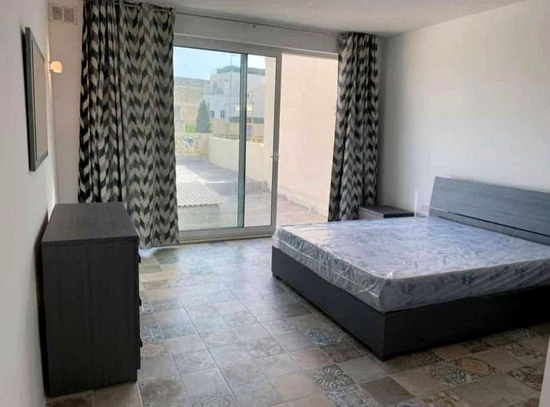 Apartment in Msida - 2 beds, 1 bath — 4