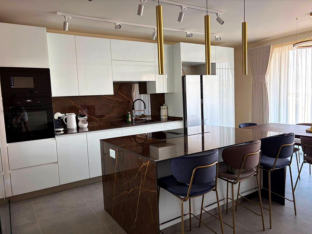 Apartment in Pembroke - 3 beds, 2 baths — 1