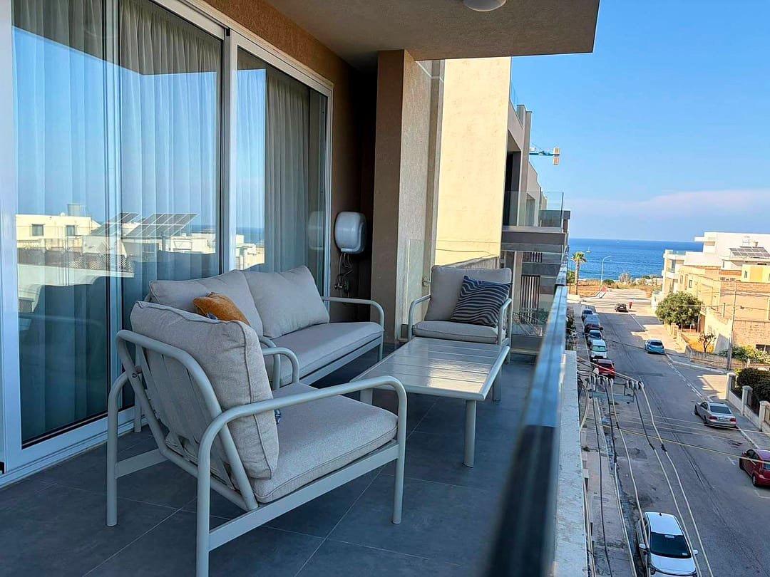 Apartment in Pembroke - 3 beds, 2 baths — 2