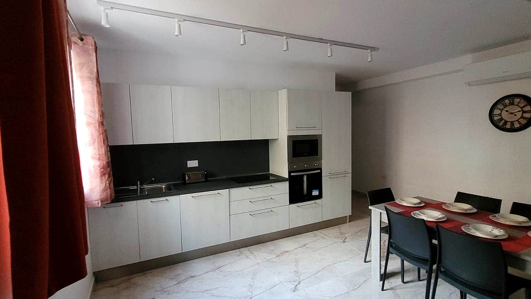 Apartment in Gzira - 3 beds, 2 baths — 1