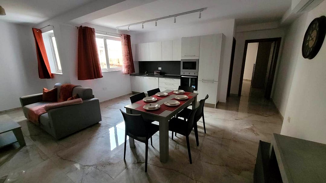 Apartment in Gzira - 3 beds, 2 baths — 2