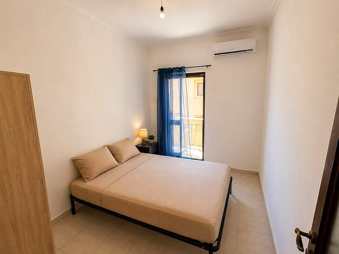 Room in Pembroke — 1
