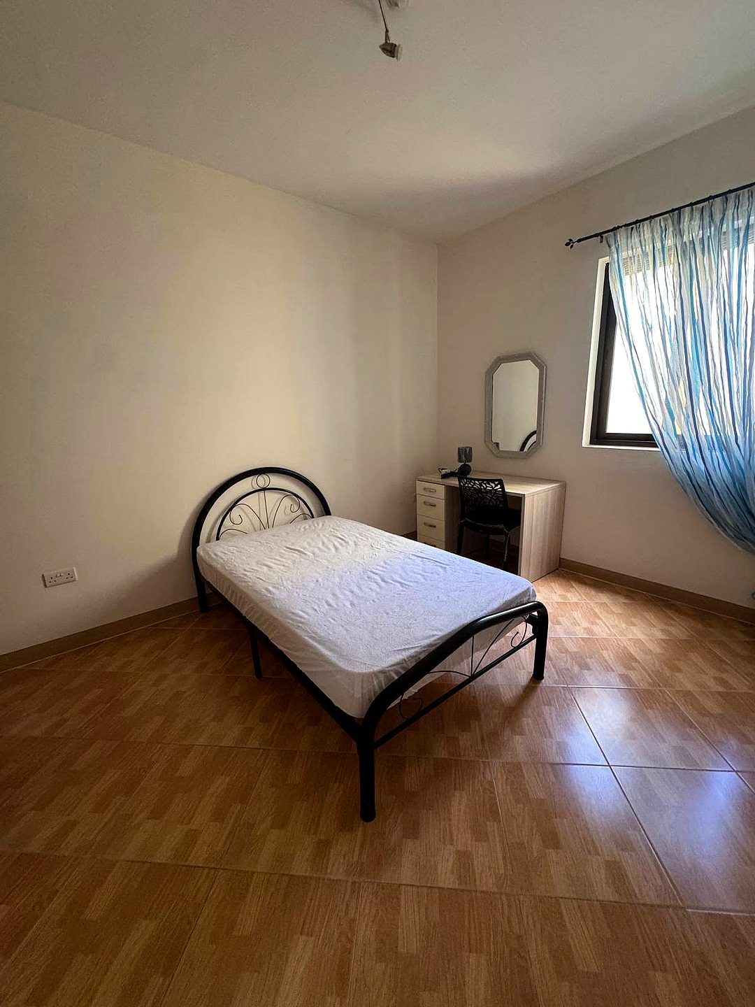 Apartment in Fgura - 3 beds, 2 baths — 4