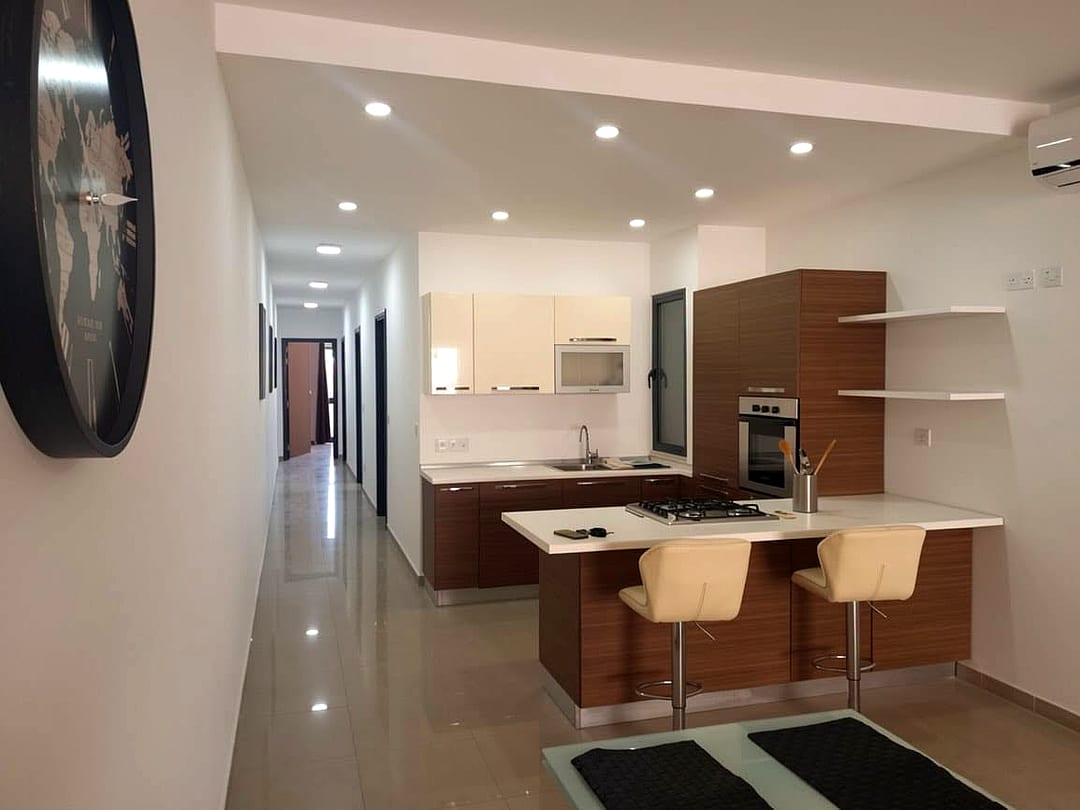 Apartment in St Julian's - 3 beds, 2 baths — 1