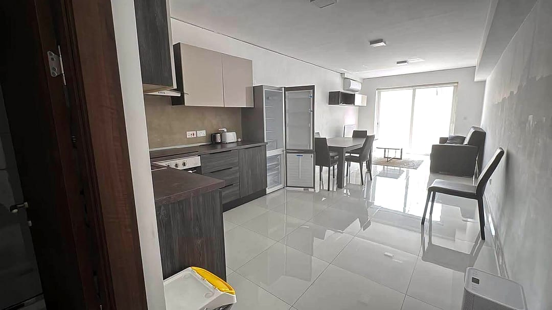 Apartment in St Julian's - 2 beds, 1 bath — 1