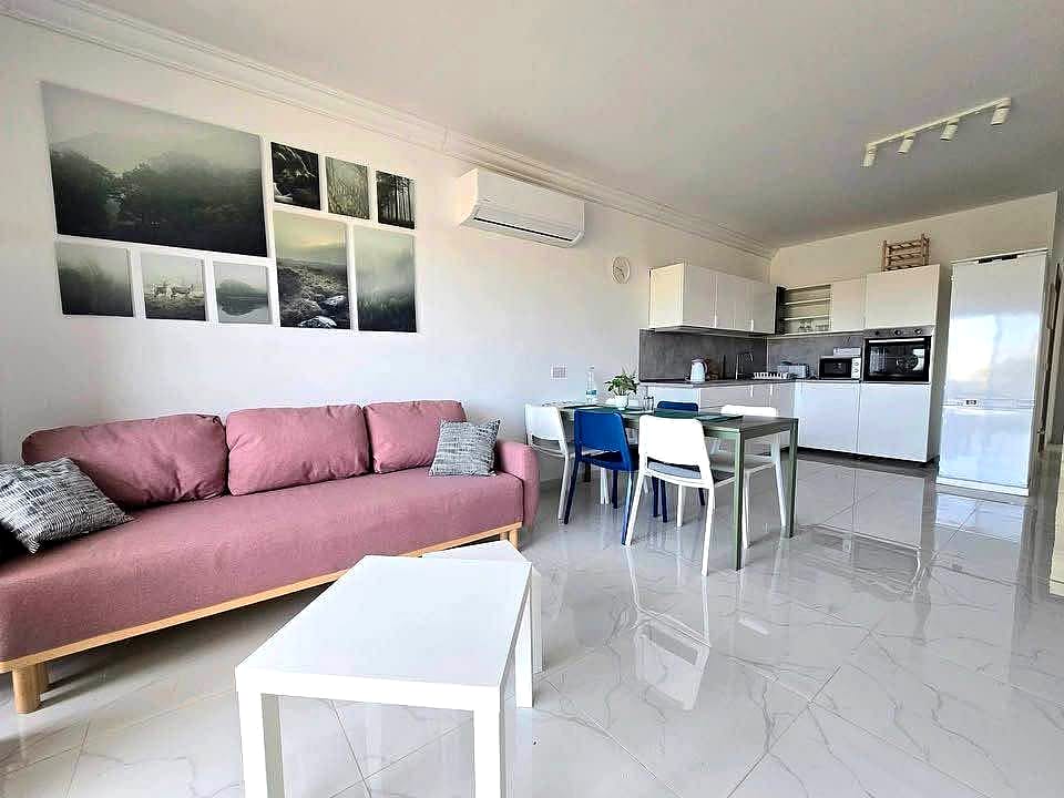 Apartment in Victoria — 2
