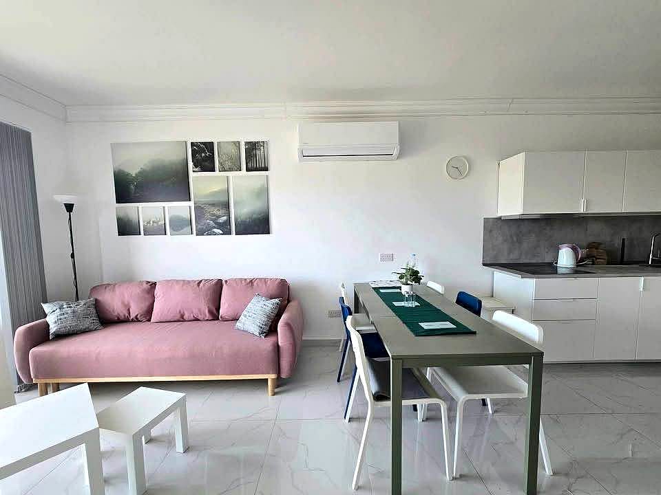 Apartment in Victoria — 1