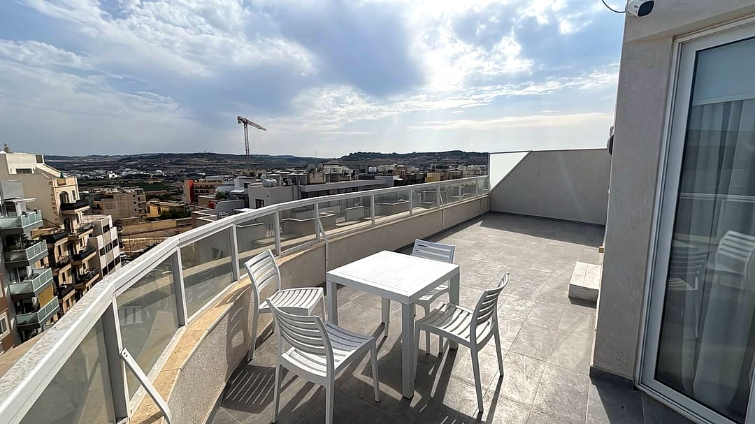 Penthouse in Qawra - 1 bed — 1