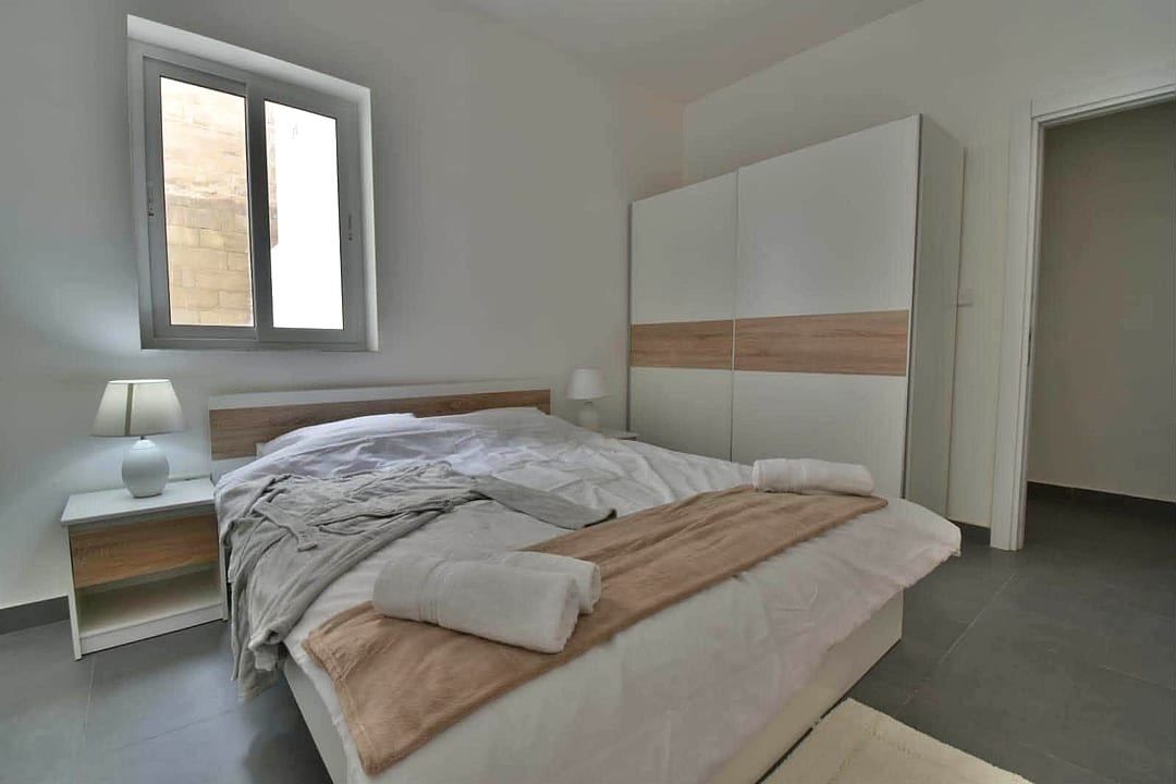 Apartment in Gzira - 2 beds, 1 bath — 3