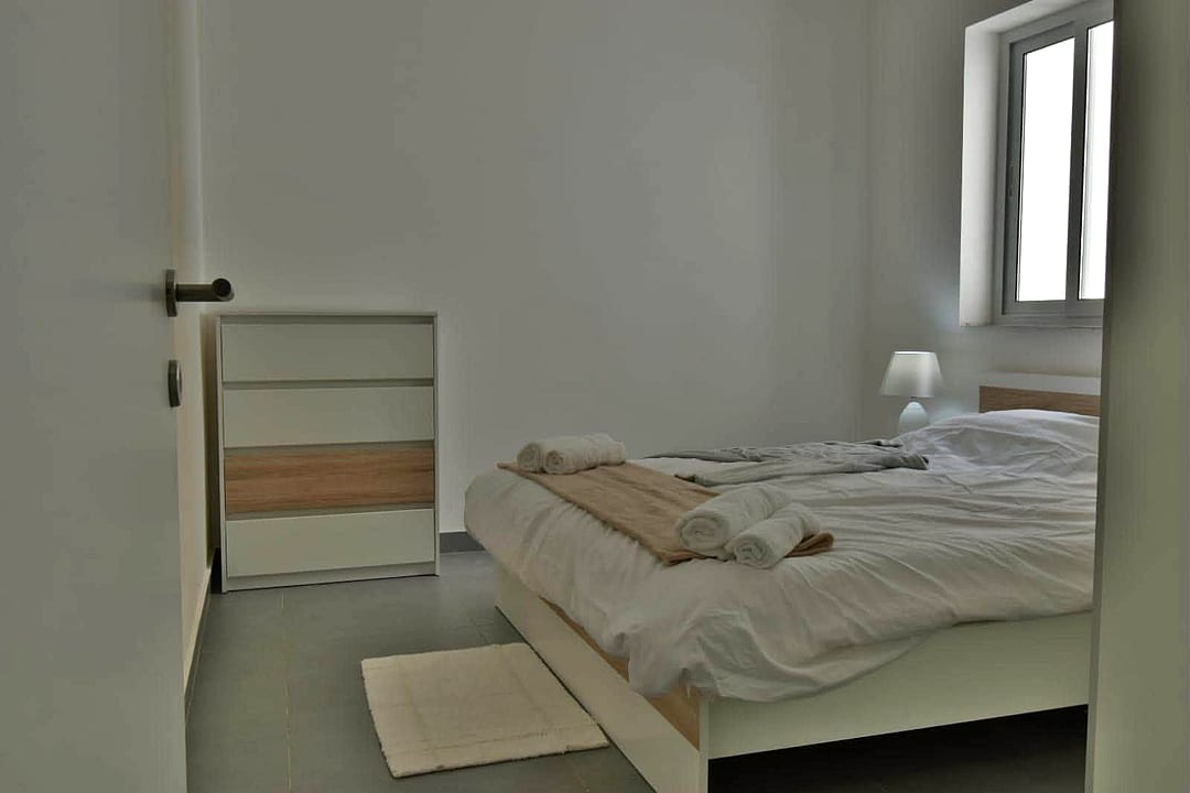 Apartment in Gzira - 2 beds, 1 bath — 2