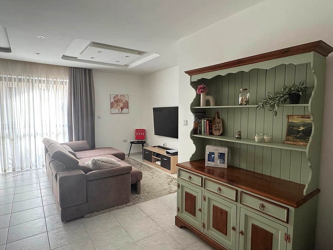 Apartment in Qawra - 3 beds, 2 baths — 2