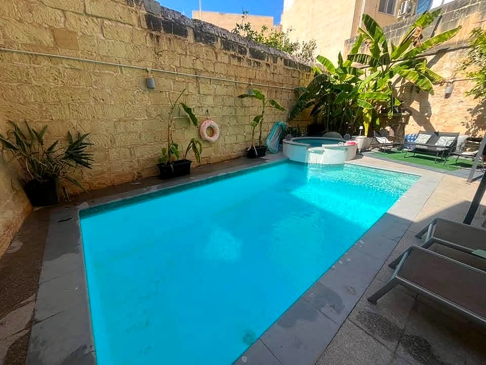House in Birkirkara - 4 beds, 2 baths — 2