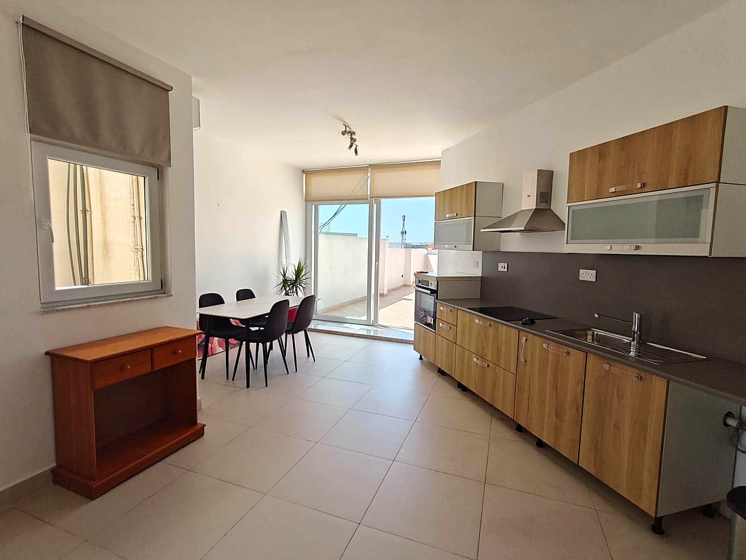 Penthouse in Santa Venera — 1