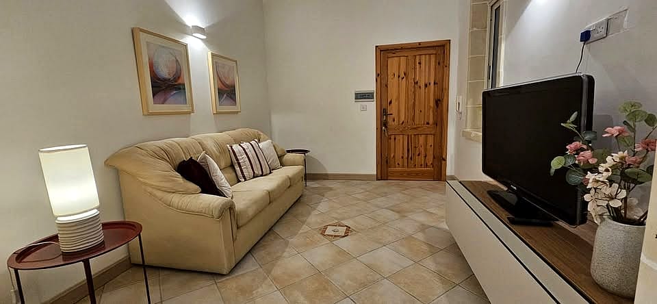 Apartment in Marsalforn - 2 beds, 1 bath — 4