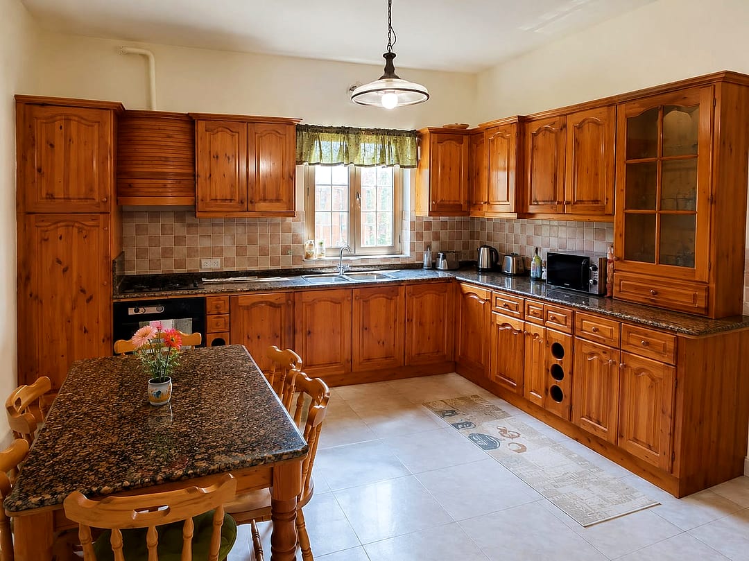 Apartment in Gzira - 3 beds, 1 bath — 1